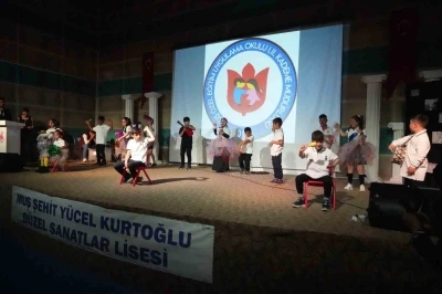 Muş&rsquo;ta &ouml;zel &ouml;ğrencilerin g&ouml;sterisi b&uuml;y&uuml;k beğeni topladı
