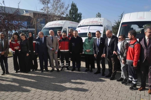 MUSAB birimine bağışlanan &ouml;zel donanımlı engelli aracının anahtarı teslim edildi
