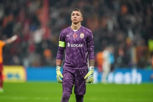 Muslera gitmek istediği takımları a&ccedil;ık a&ccedil;ık s&ouml;yledi