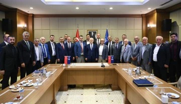 Mustafa Bozbey, Bursa'nın trafik sorununun ortak akılla &ccedil;&ouml;z&uuml;leceğini belirtti