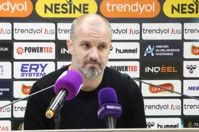 Mustafa Er: "4-2&rsquo;lik bir galibiyet, hayırlı olsun, liderliği aldık"