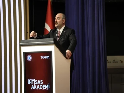 Mustafa Varank: T&uuml;rkiye kendi ayakları &uuml;zerinde durabilsin istiyoruz