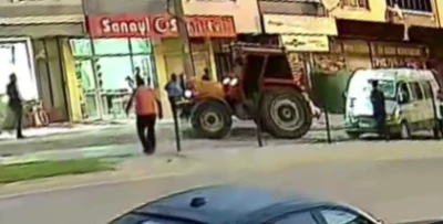 Mustafakemalpaşa'da kaza: "10 tarım iş&ccedil;isi yaralandı"