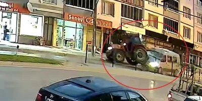 Mustafakemalpaşa'da kaza: "10 tarım iş&ccedil;isi yaralandı"