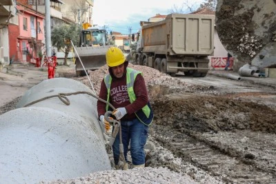 Mustafakemalpaşa&rsquo;nın altyapısı B&uuml;y&uuml;kşehir&rsquo;le yenileniyor