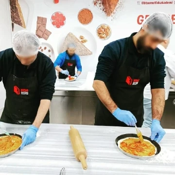 Mutfağa giren eski h&uuml;k&uuml;ml&uuml;lere iş garantisi