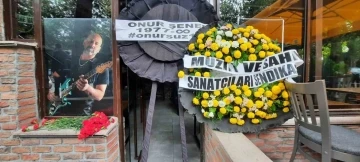 M&uuml;zisyen Onur Şener, &ouml;l&uuml;m&uuml;n&uuml;n birinci yıl d&ouml;n&uuml;m&uuml;nde anıldı
