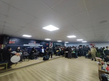 M&Uuml;ZSAN deprem b&ouml;lgelerinde halka a&ccedil;ık &uuml;cretsiz konserler d&uuml;zenledi
