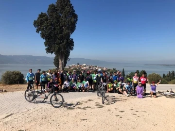 Mysia Yolları&rsquo;nda engelsiz dostluklar i&ccedil;in pedal &ccedil;evirdiler