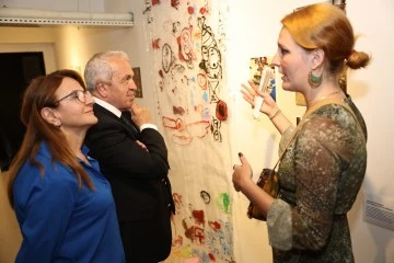 "Kısa Bir Komşuluk" eserleri bu sergide  &nbsp;