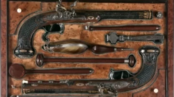 Napolyon&rsquo;un silahları 1.69 milyon euro&rsquo;ya satıldı