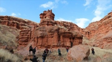 Narman Peribacaları &uuml;niversite &ouml;ğrencilerini ağırladı