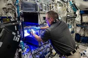 NASA uzayda mahsur kalan astronotların gelecek yıl d&ouml;neceğini a&ccedil;ıkladı
