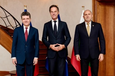 NATO Genel Sekreteri Rutte, Romanya Cumhurbaşkanı Dan ve Bulgaristan Başbakanı Radev ile g&ouml;r&uuml;şt&uuml;