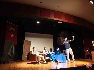 Nazilli&rsquo;de okulların tiyatro şenliği başladı
