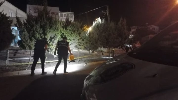 &ldquo;Ne bakıyorsun?&rdquo; diye tartıştıktan sonraki gece 2 arabayla gelip ter&ouml;r estirdiler
