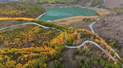 Nemrut Kalderası&rsquo;nda sonbahar renkleri g&ouml;rsel ş&ouml;len sunuyor