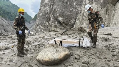 Nepal'deki sel felaketinde &ouml;l&uuml; sayısı bin 344'e y&uuml;kseldi