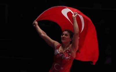 Nesrin Baş, 3. kez U23 d&uuml;nya şampiyonu