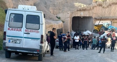 Nevşehir&rsquo;de devrilen forkliftin s&uuml;r&uuml;c&uuml;s&uuml; &ouml;ld&uuml;