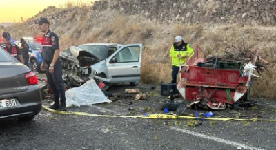 Nevşehir&rsquo;de patpat ile otomobil &ccedil;arpıştı: 1 &ouml;l&uuml;, 4 yaralı