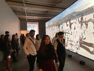 NEV&Uuml;&rsquo;l&uuml; &ouml;ğrenciler 17. İstanbul Bienali&rsquo;ne katıldı
