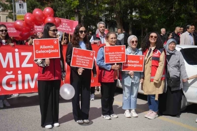 Niğde&rsquo;de Aile Yılı y&uuml;r&uuml;y&uuml;ş&uuml; ger&ccedil;ekleştirildi
