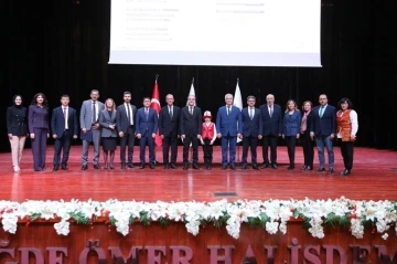 Niğde&rsquo;de Cengiz Aytmatov ve Baken Kıdıkeyeva Anıldı
