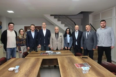 Nil&uuml;fer Belediye Başkanı &Ouml;zdemir'den komşu il&ccedil;elere ziyaret 