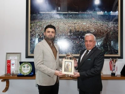 Nil&uuml;fer Belediye Başkanı Şadi &Ouml;zdemir: Bursaspor'un her zaman yanındayız