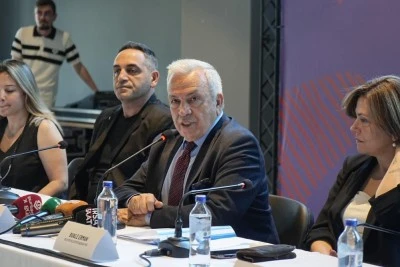 Nil&uuml;fer Belediye Başkanı Şadi &Ouml;zdemir grev kararını değerlendirdi