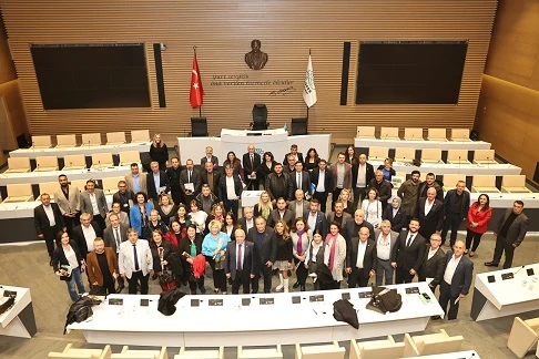 Nil&uuml;fer Belediye Başkanı Şadi &Ouml;zdemir il&ccedil;e muhtarlarıyla bir araya geldi