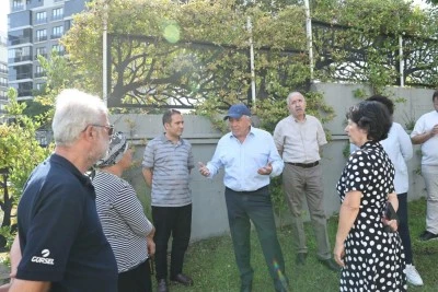 Nil&uuml;fer Belediye Başkanı Şadi &Ouml;zdemir mahallelerdeki sorunları yerinde inceledi