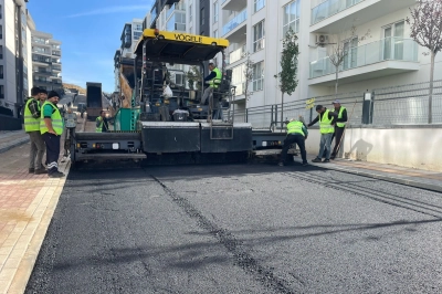 Nil&uuml;fer Belediyesi Beşevler Sanayi Sitesi&rsquo;nin Yollarını Yeniliyor