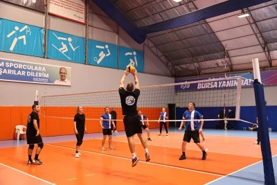 Nil&uuml;fer Belediyesi &ccedil;alışanları filede ter d&ouml;kt&uuml;  