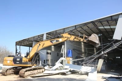 Nil&uuml;fer Belediyesi ka&ccedil;ak yapıları yıkmakta kararlı! 