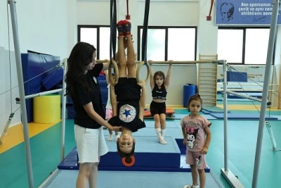 Nil&uuml;fer Belediyesi Kış Spor Okulları başladı