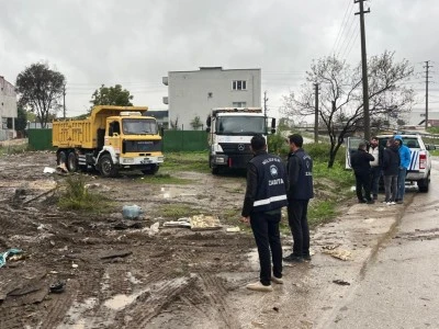 Nil&uuml;fer Belediyesi konar g&ouml;&ccedil;er &ccedil;adırlarını kaldırdı