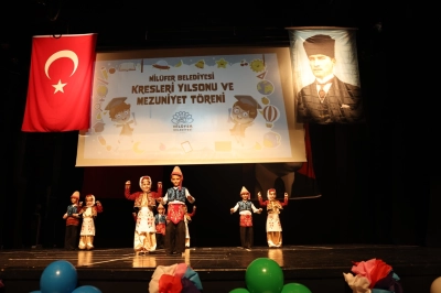 Nil&uuml;fer Belediyesi Kreşlerinde Yıl Sonu Heyecanı