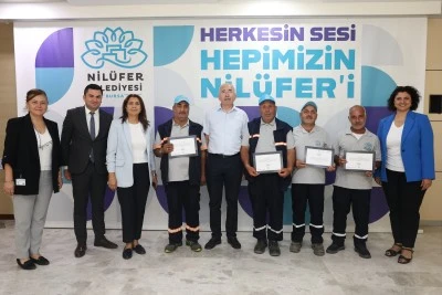 Nil&uuml;fer Belediyesi kursiyerleri sertifikalarını aldı