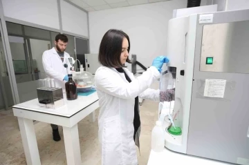 Nil&uuml;fer Belediyesi, Mineral Analiz Laboratuvarı ile &ccedil;ift&ccedil;inin yanında