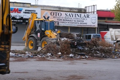 Nil&uuml;fer Belediyesi&rsquo;nden Beşevler Sanayi Sitesi&rsquo;nde kapsamlı temizlik