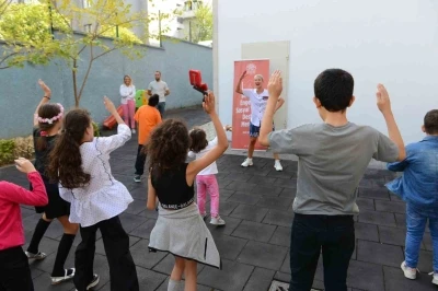 Nil&uuml;fer Belediyesi&rsquo;nden engelli bireylere &ouml;zel zumba etkinliği