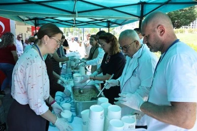 Nil&uuml;fer Belediyesi&rsquo;nden şehit ve gazi yakınlarına aşure ikramı