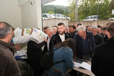 Nil&uuml;fer Belediyesi'nden &uuml;reticiye tohum desteği
