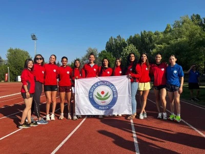 Nil&uuml;fer Belediyespor Atletizm Takımı S&uuml;per Lig&rsquo;e y&uuml;kseldi