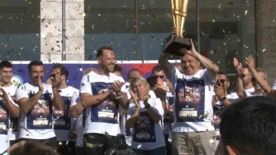 Nil&uuml;fer Belediyespor&rsquo;dan S&uuml;per Kupa coşkusu