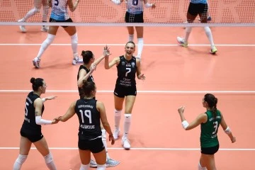 Nil&uuml;fer Belediyespor Eker, Kupa Voley'e galibiyetle başladı