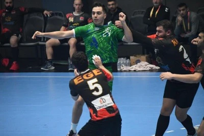 Nil&uuml;fer Belediyespor evinde farklı kazandı