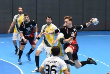 Nil&uuml;fer Belediyespor, Konya B&uuml;y&uuml;kşehir Belediyespor&rsquo;u yenerek avantajı ele ge&ccedil;irdi
